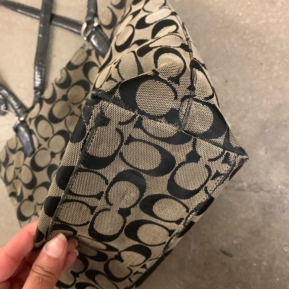 Vintage coach f28504 Coach Signature Black and Tan Tote Bag - Picture 5 of 9